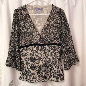 Nine &CO cream and black top Sz 10